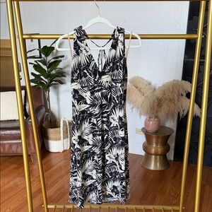 BCBGMaxAzria Black and Cream Leaf-Print Midi Dress